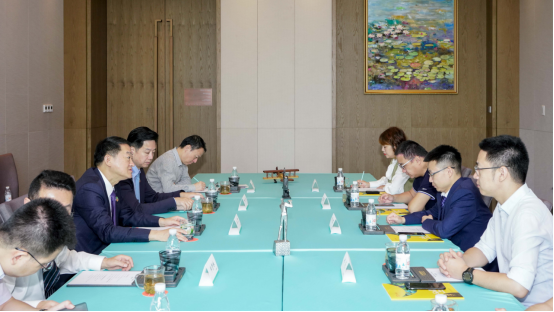 省ag尊龙登陆入口z6mg集团党委书记、董事长任丁与腾讯“王者荣耀”CTO邓君、腾讯大成网总裁郑亮座谈交流